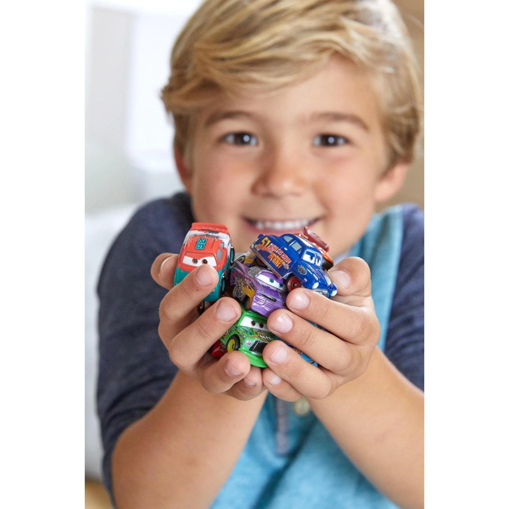Mini Racers 10-Pack Collectible Compact Vehicles X9527
