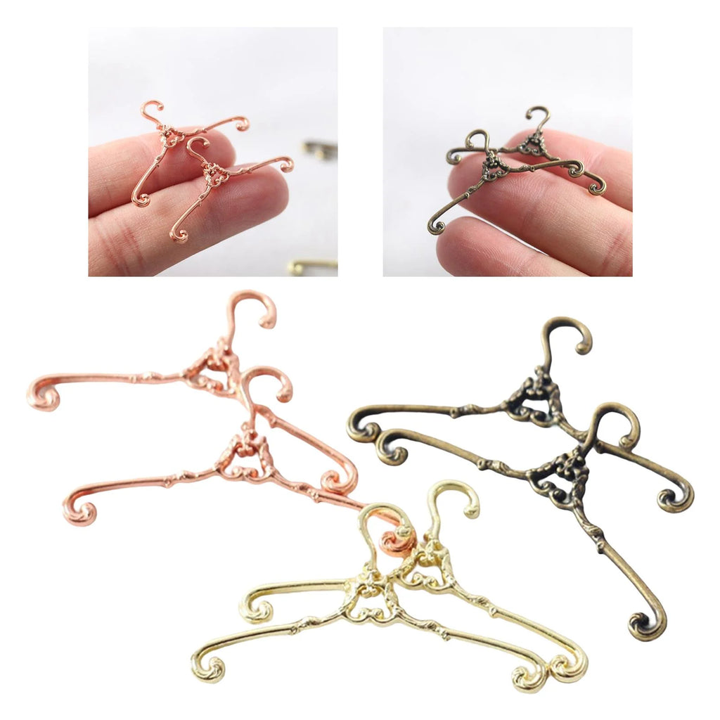 6Pcs 1:12 Scale Dollhouse Hangers Retro Dollhouse Accessories A755460