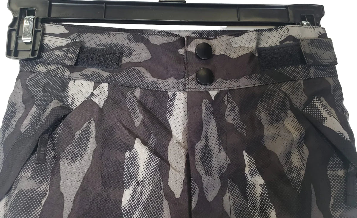 Camo Print Insulated Ski Pants, Black/Gray, Large 10/12 Q46508