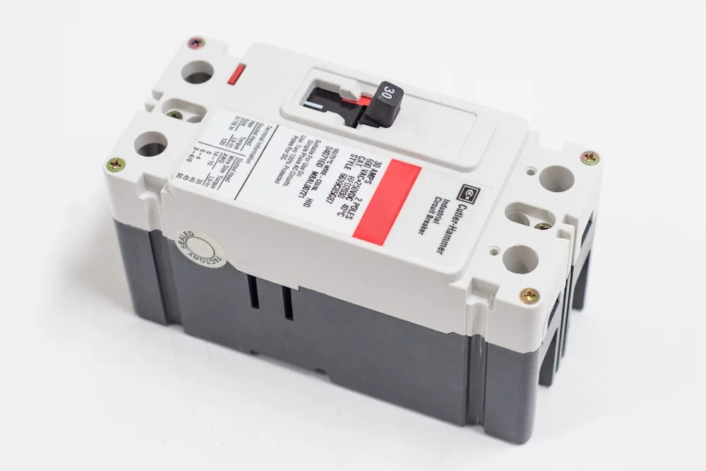 Molded Case Circuit Breaker 15A 2P B605