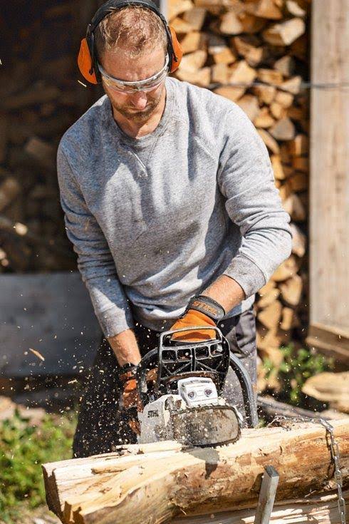16x22 Chainsaw P87062