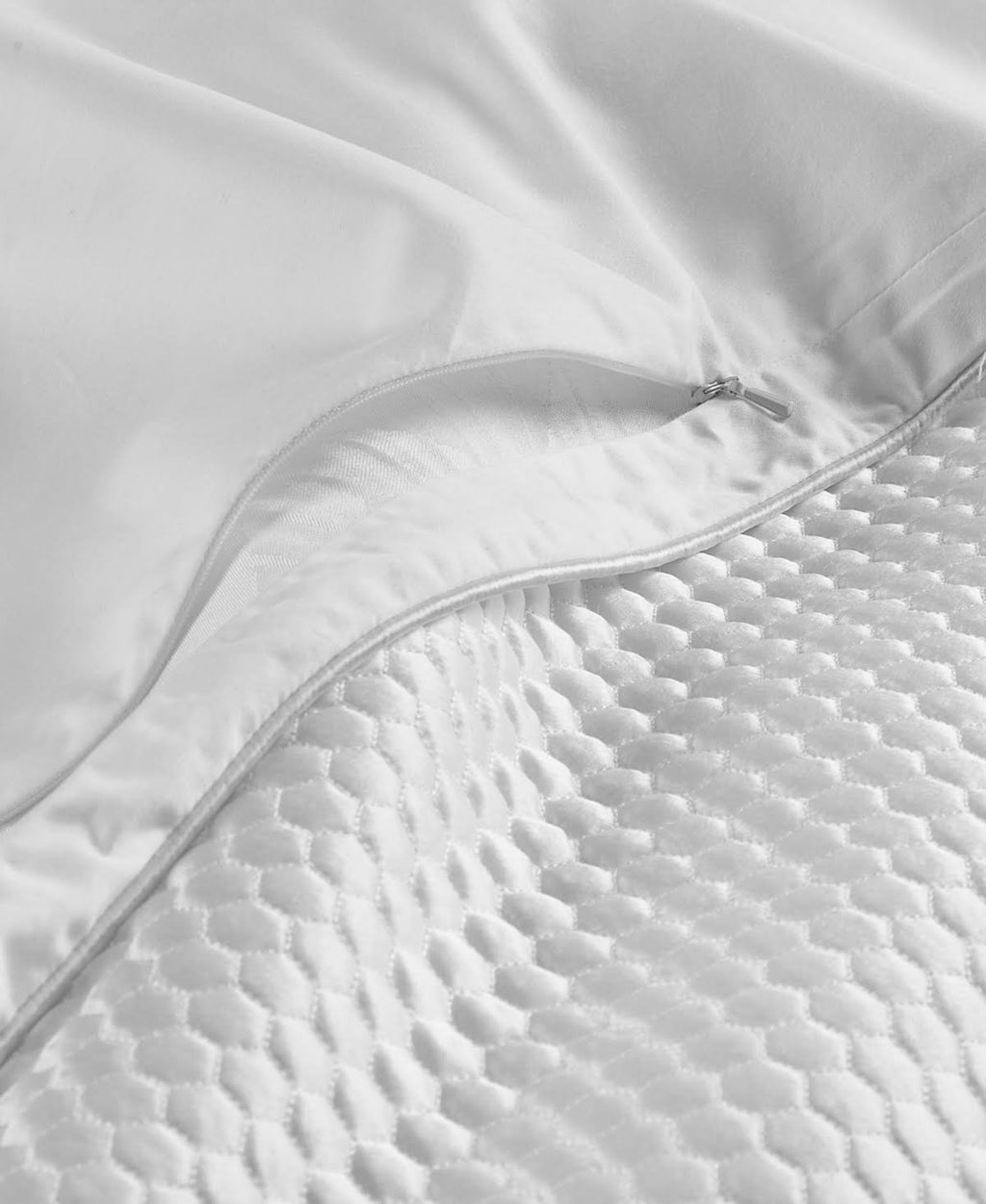 Satin Coverlet Full/Queen Y3301