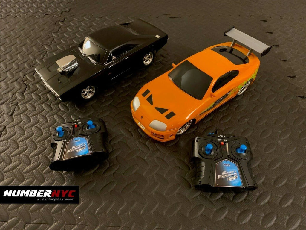 1:16 Scale Remote Control Car Twin Pack B986154